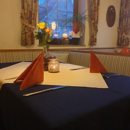Hotel Gasthof Zum Schwan Steinsfeld Bagian luar foto