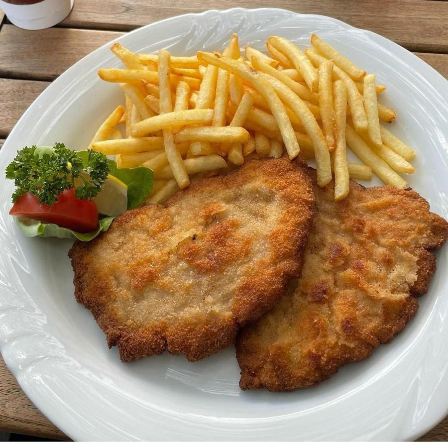Hotel Gasthof Zum Schwan Steinsfeld Bagian luar foto