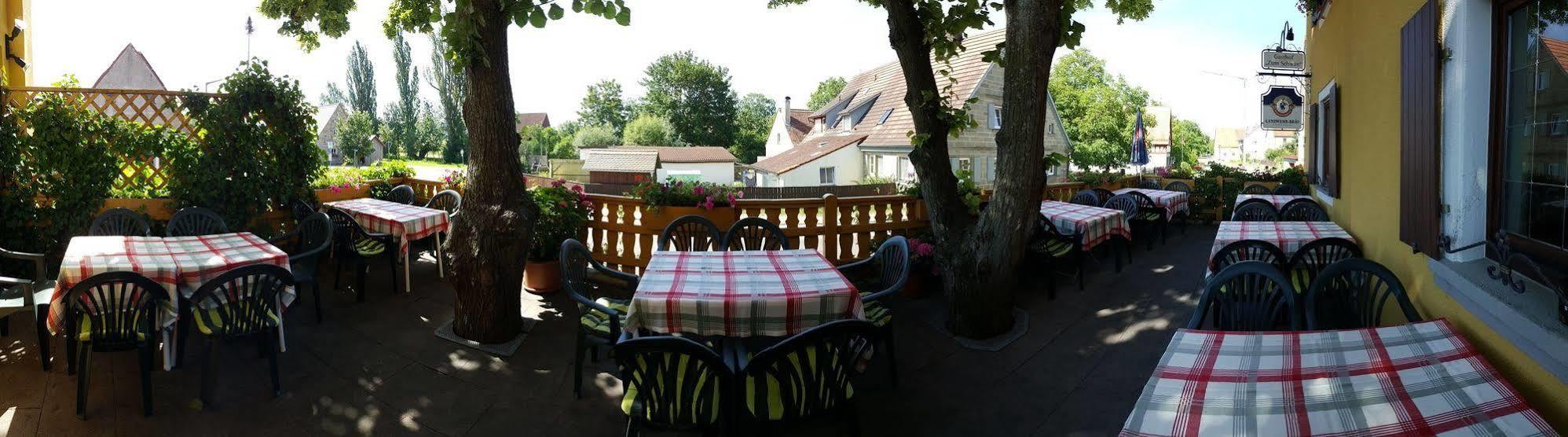 Hotel Gasthof Zum Schwan Steinsfeld Bagian luar foto