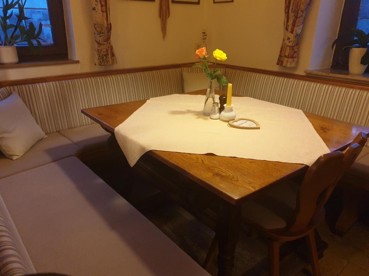 Hotel Gasthof Zum Schwan Steinsfeld Bagian luar foto