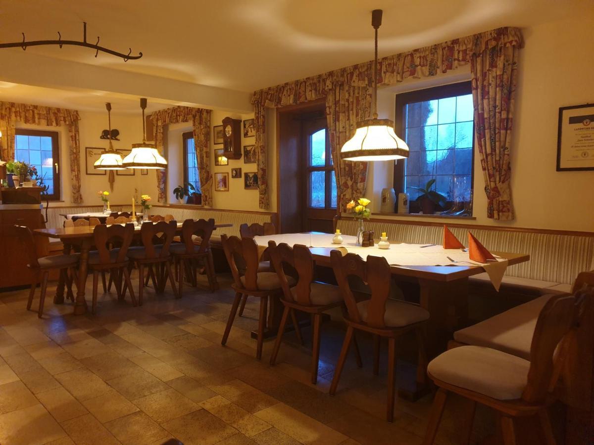 Hotel Gasthof Zum Schwan Steinsfeld Bagian luar foto